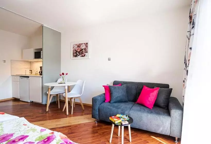 Majatalo Rooms Močilnik