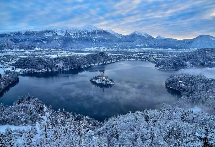Majatalo Rooms Močilnik