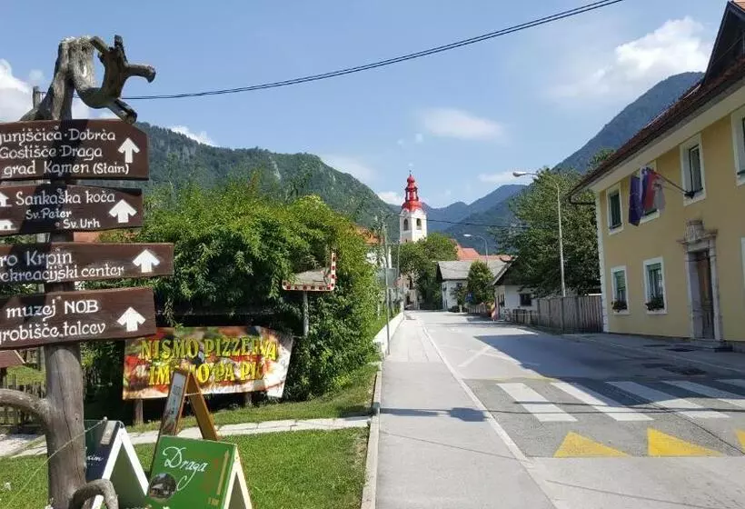 Majatalo Rooms Močilnik