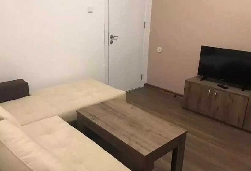 Majatalo The Secret Garden