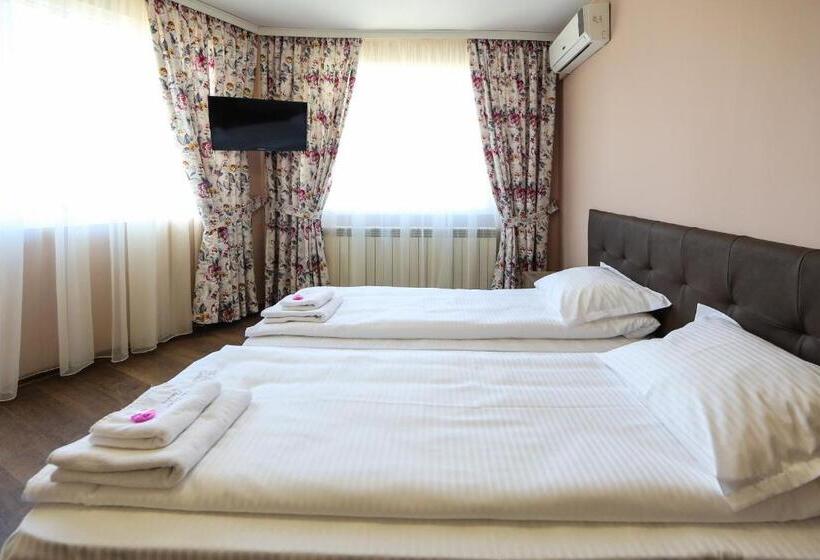 بنسيون The Secret Garden