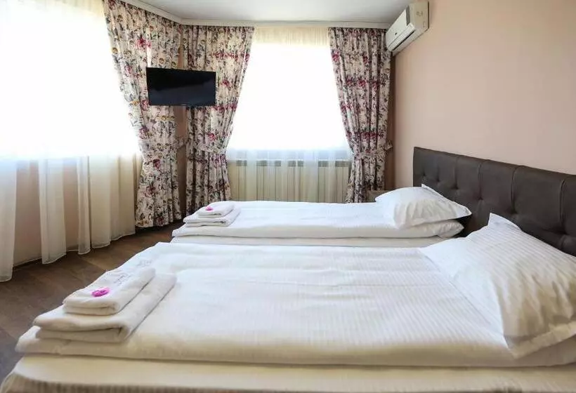 Majatalo The Secret Garden