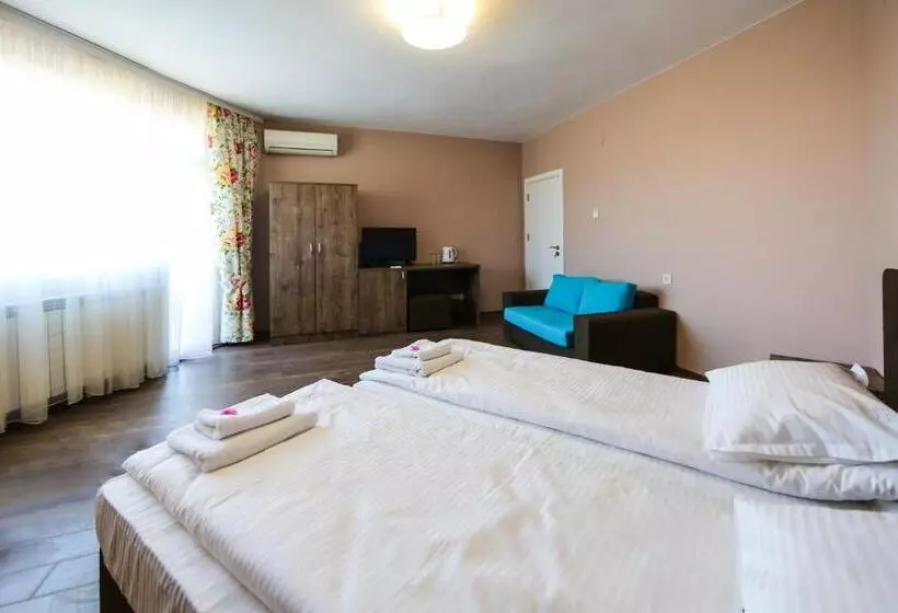 Majatalo The Secret Garden