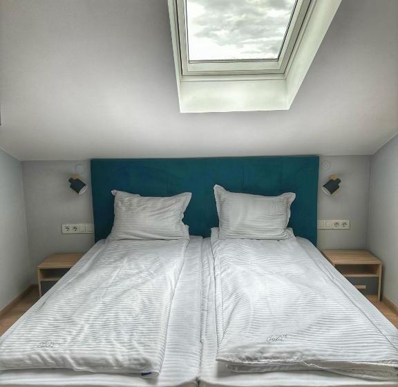 بنسيون The Secret Garden