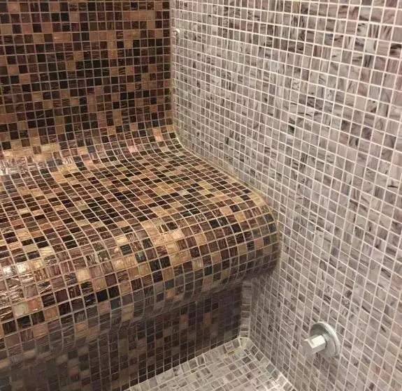 Majatalo The Secret Garden