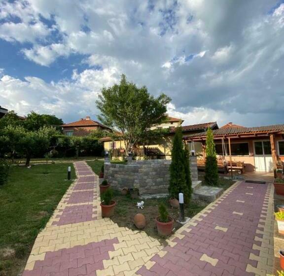 Пансион тихият кът  огняново