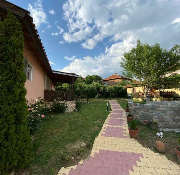 Пансион тихият кът  огняново