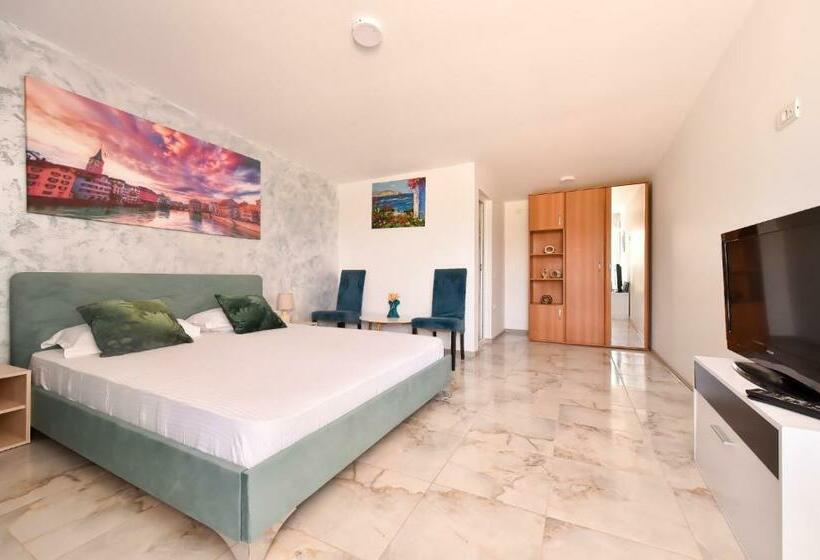 Pensão Vadul Chiquita