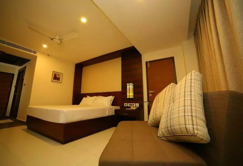 ユースホステル Vavas Inn & Suites