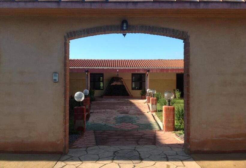 هتل Agriturismo Sogno Latino