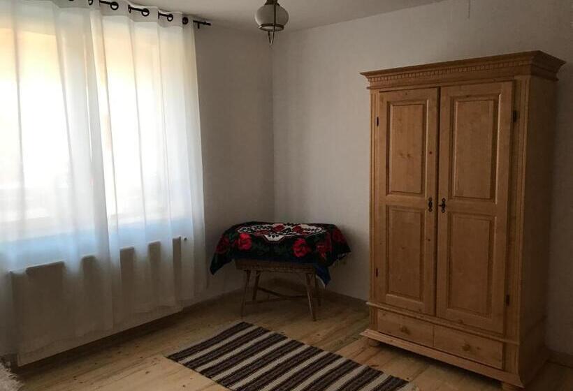 פנסיון Anahouse