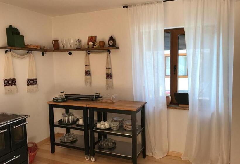 פנסיון Anahouse