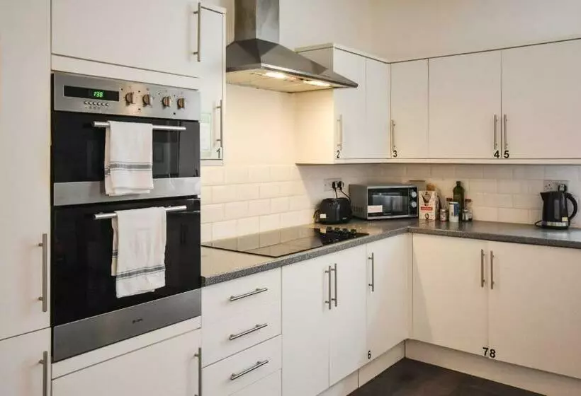 Majatalo Arlington Villas Townhouse By Clifton Short Lets