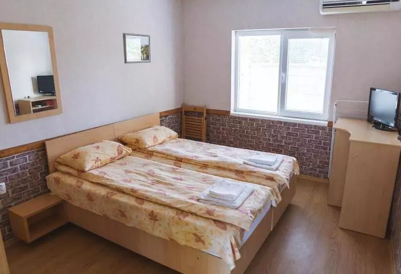 ペンション Guest House Nevena