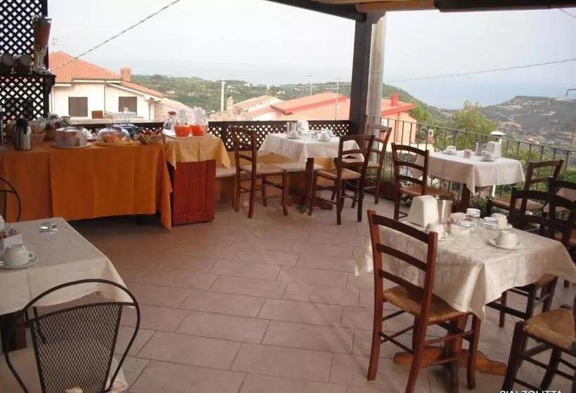 ベッドアンドブレックファースト S Alzolitta