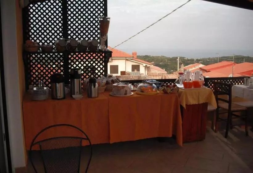 ベッドアンドブレックファースト S Alzolitta