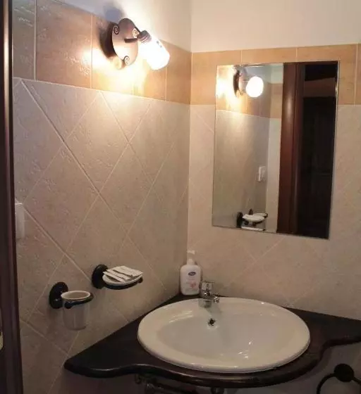 ベッドアンドブレックファースト S Alzolitta