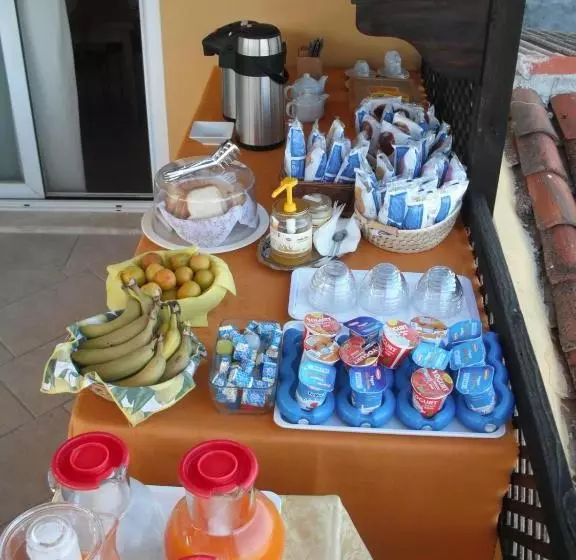 ベッドアンドブレックファースト S Alzolitta