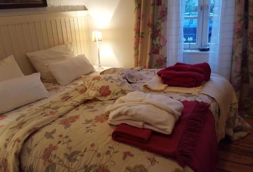 Bed and Breakfast Rosindell Cottage