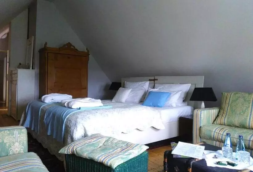 Bed and Breakfast Rosindell Cottage