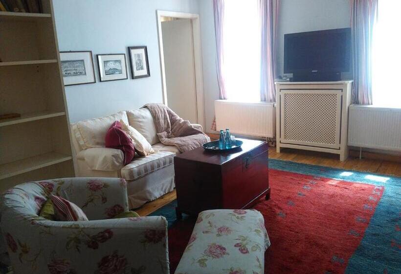 Bed and Breakfast Rosindell Cottage