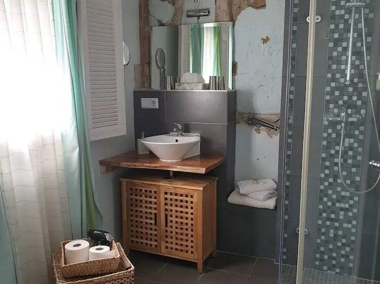 ベッドアンドブレックファースト Rosindell Cottage