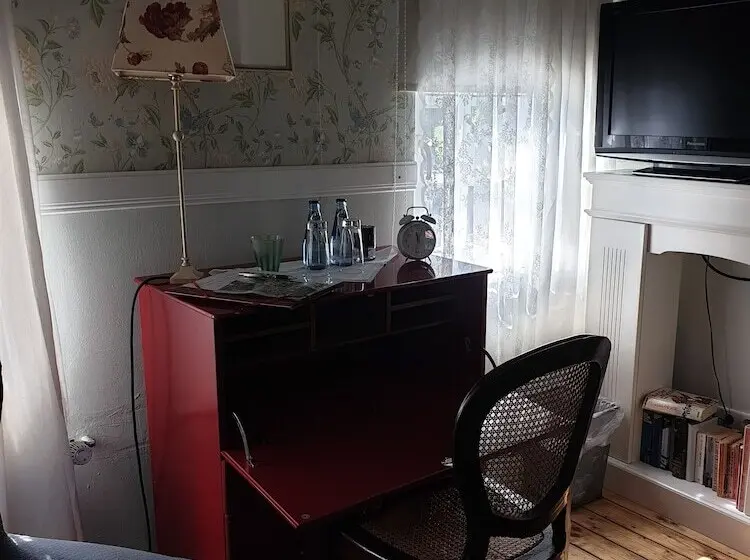 ベッドアンドブレックファースト Rosindell Cottage