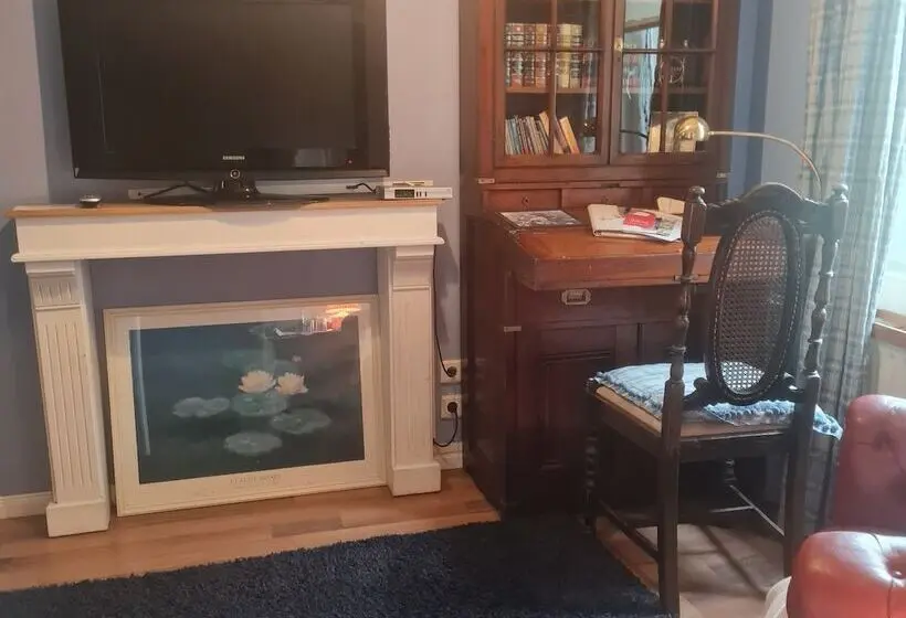 ベッドアンドブレックファースト Rosindell Cottage