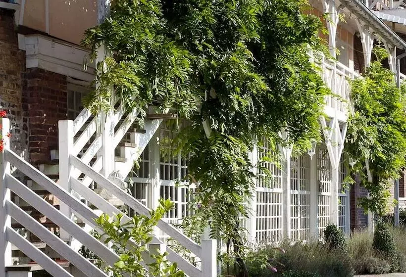 Отель Auberge Du Clos Normand