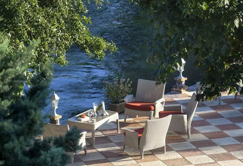 Отель Auberge Du Clos Normand