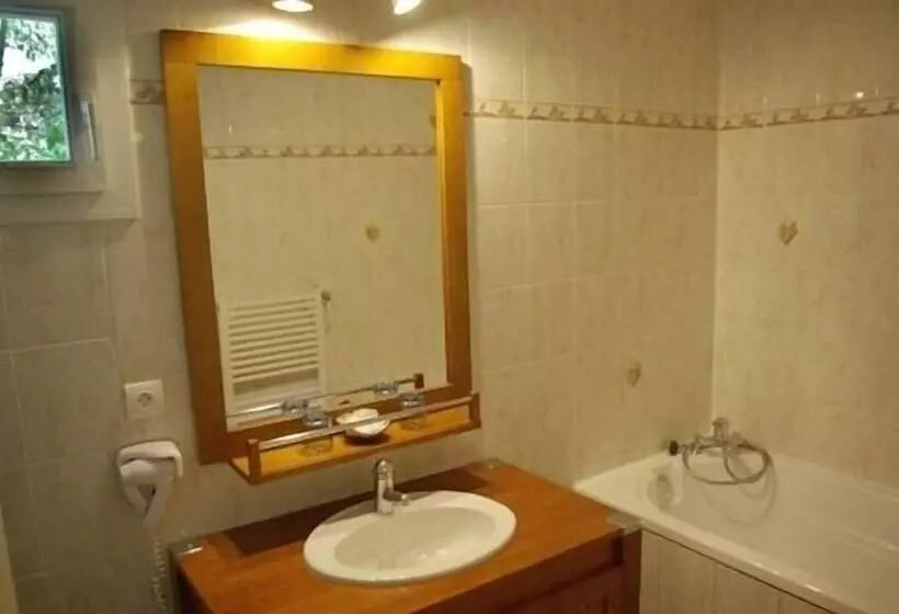 Отель Auberge Du Clos Normand