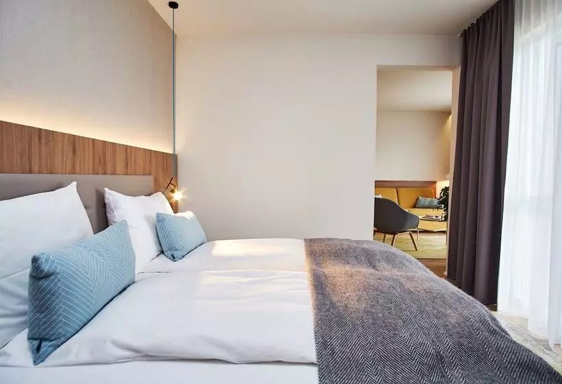 هتل Berg By Keflavik Airport