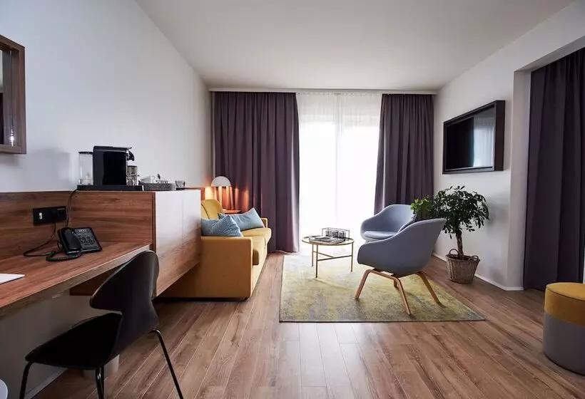 هتل Berg By Keflavik Airport