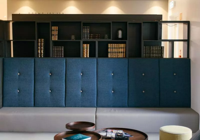 هتل Berg By Keflavik Airport