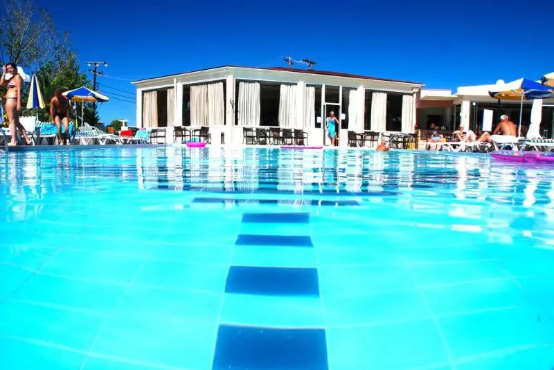 Отель Captain's & Commodore & Admiral Complex