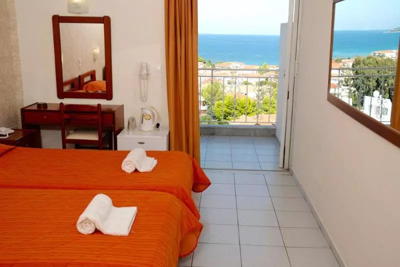 Отель Captain's & Commodore & Admiral Complex