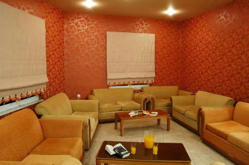 Отель Captain's & Commodore & Admiral Complex