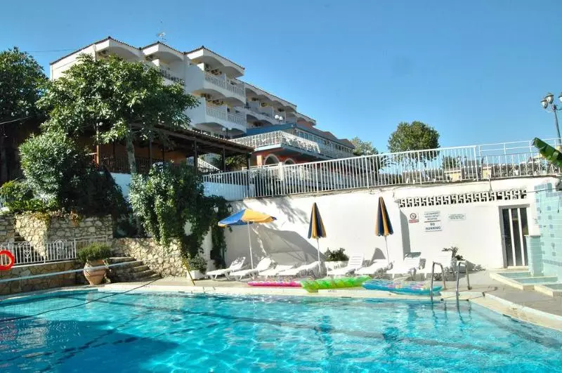 Отель Captain's & Commodore & Admiral Complex