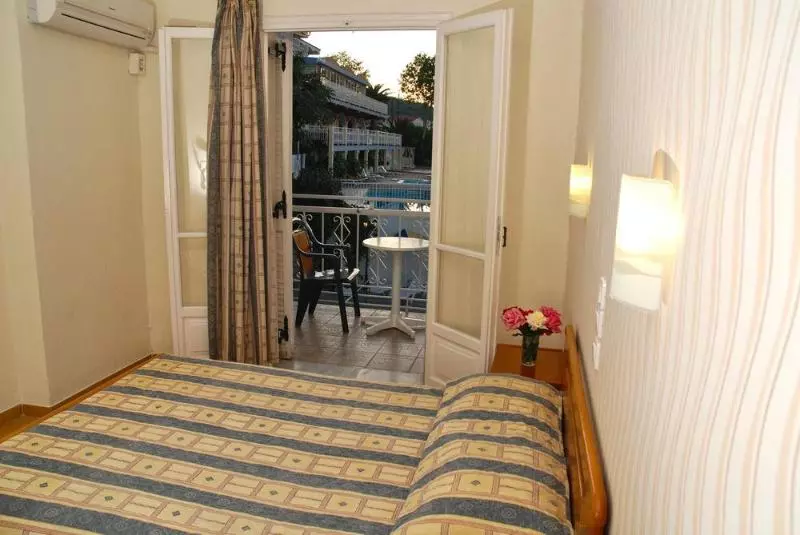 Отель Captain's & Commodore & Admiral Complex