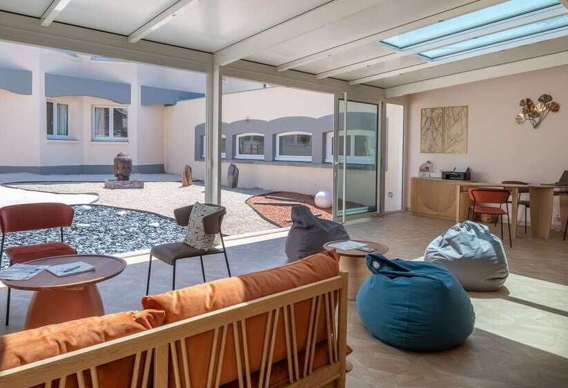 ホテル Causse Comtal Rodez, The Originals Relais