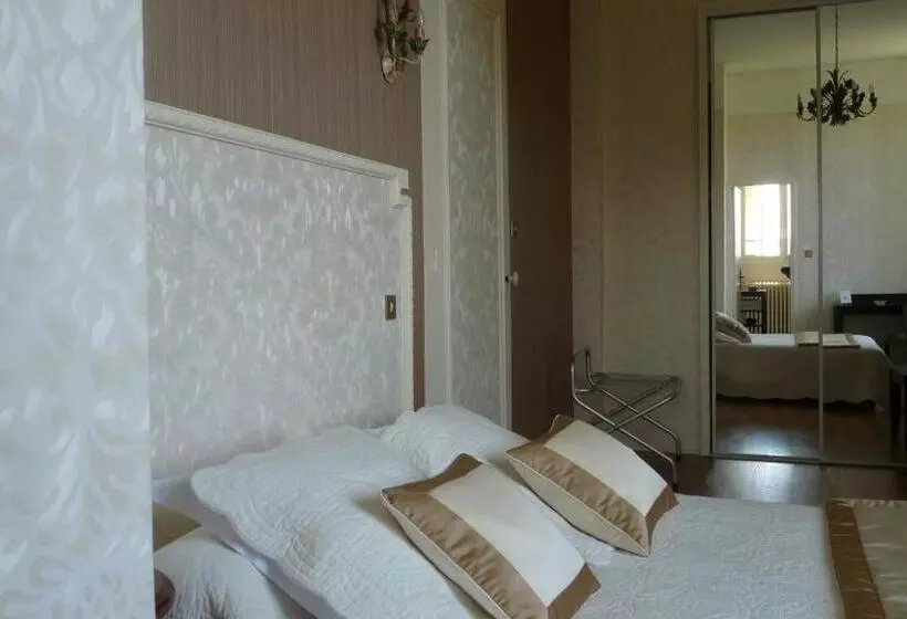 ホテル Château De La Râpée Hôtel Restaurant