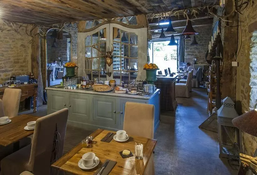 Otel Château De Labro   Teritoria