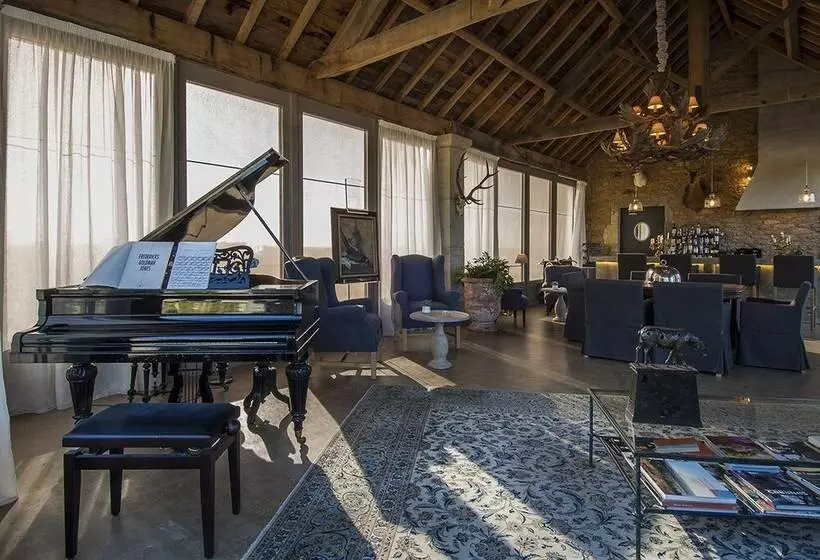 Otel Château De Labro   Teritoria