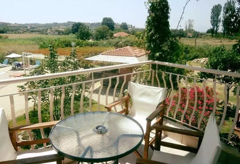 Hotelli Dafnes Rooms