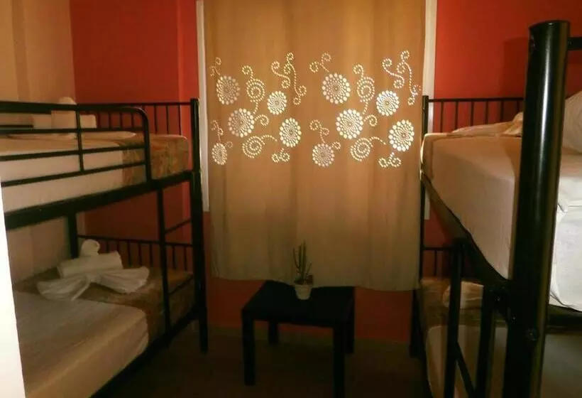 Hotelli Dafnes Rooms