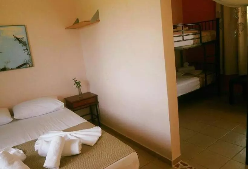 Hotelli Dafnes Rooms