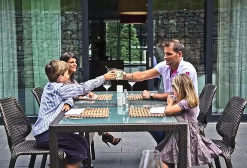 ホテル De La Source