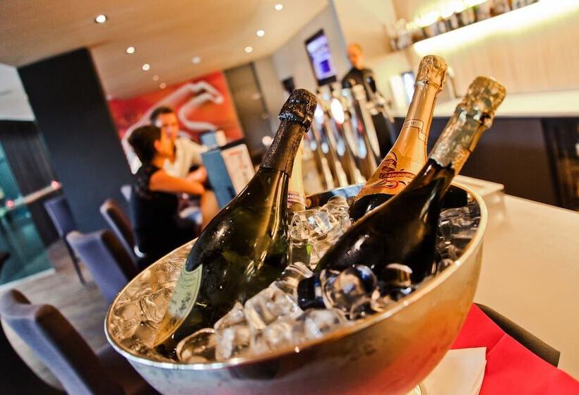 Отель De La Source