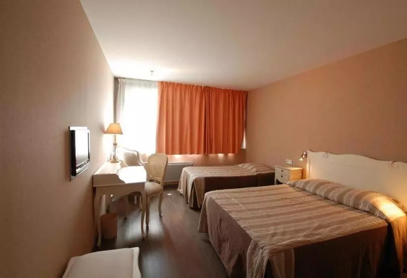 هتل Hôtel Des Dhuits