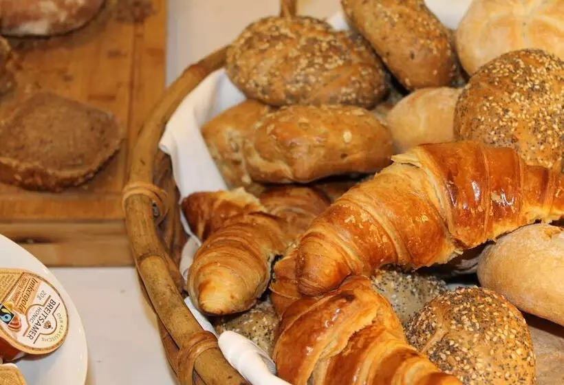 هتل Golf Course Bonn